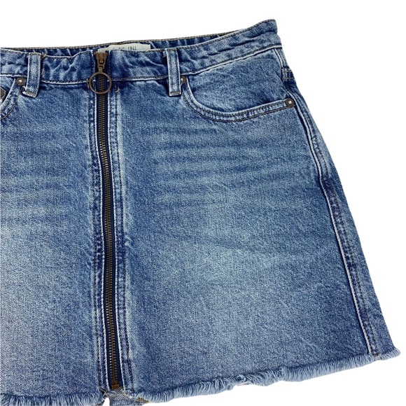 We The Free People Zip It Up Denim Mini Skirt Size 27/4 - Picture 4 of 9